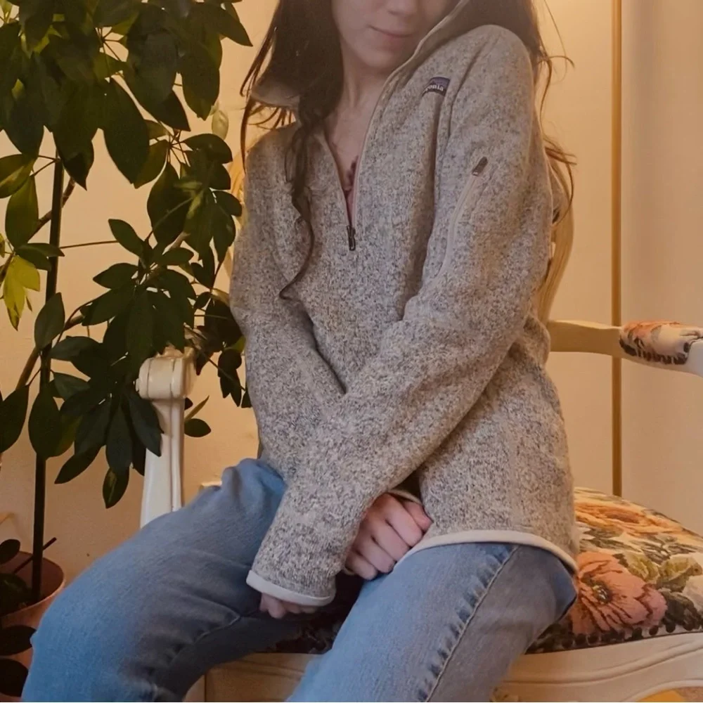 Gray/oatmeal Patagonia pullover - Picture 2 of 2